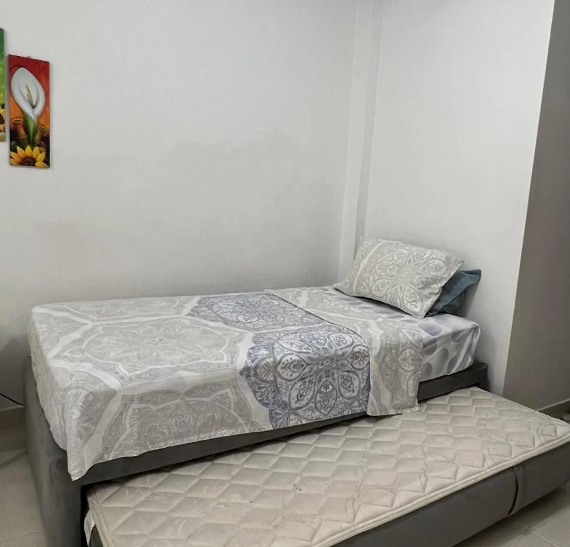 Comodo Apartamento Gran Ubicacion Y A/C 卡利