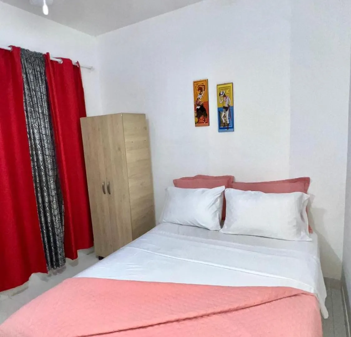 Comodo Apartamento Gran Ubicacion Y A/C 卡利